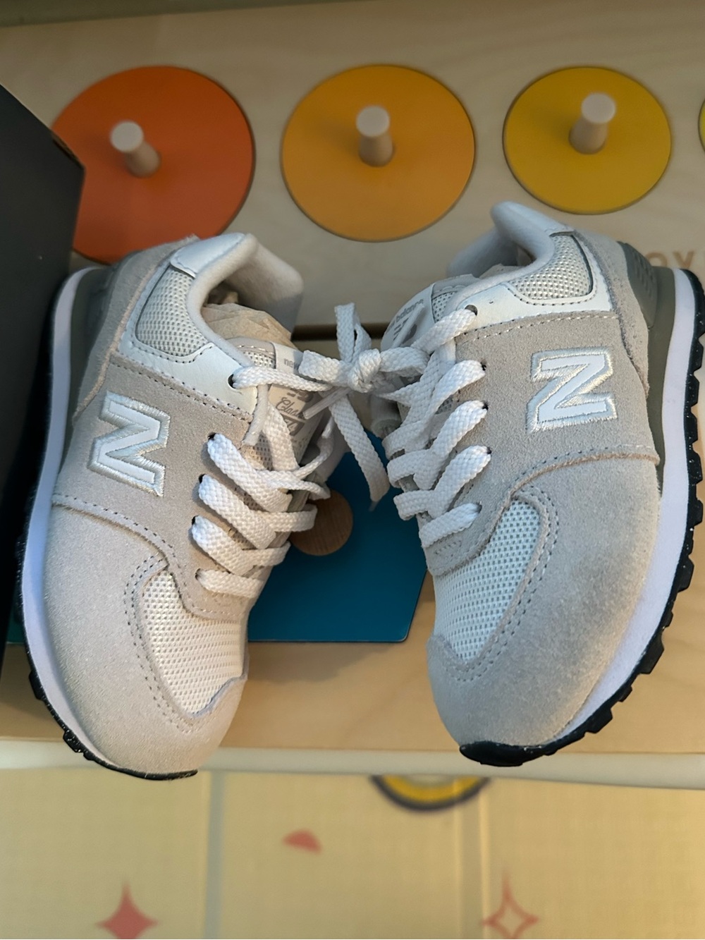 New Balance Grey White Shoe Box - 574 Model - Picture 3 of 14